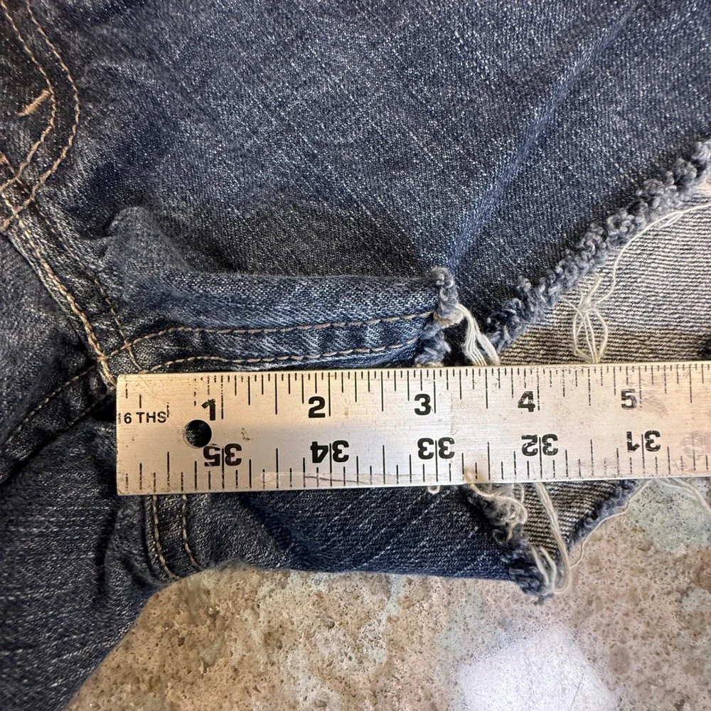 Levis 550 Relaxed Fit High Waisted Denim Cut Off‎ Shorts Medium Wash Blue Womens